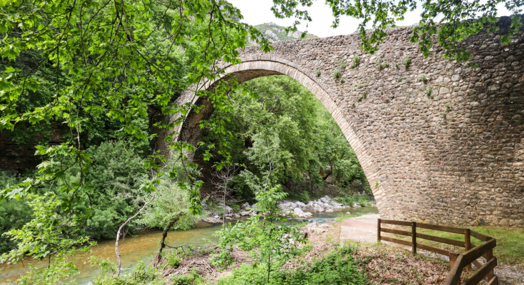 Stone bridge and waterfall of Palaiokarya