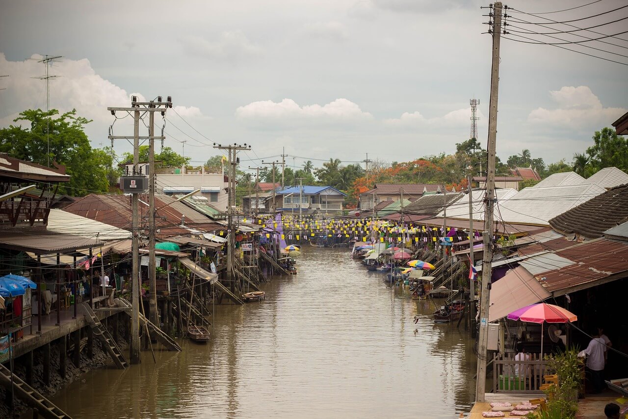 Damnoen Saduak Floating Market
